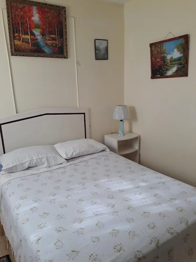 Eve Apartment Christ Church 0*,
